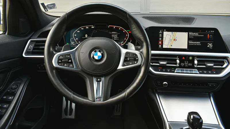 BMW 320 i xDrive M Sport Image 9