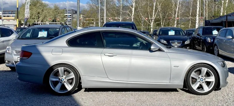 BMW 320 D COUPE Image 4